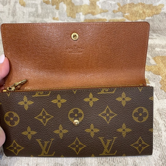 Louis Vuitton Sarah Wallet - Picture 7 of 13